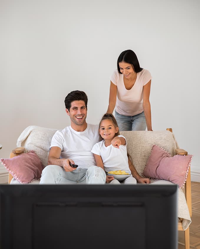 Familia disfrutando su apartamento en Luzea